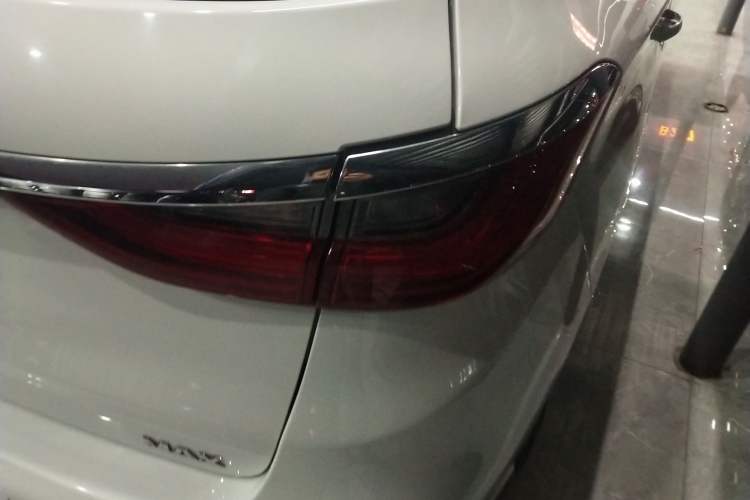 Used BYD Song MAX 2019 1.5T Automatic SmartConnect ZhiLian RuiDong Edition with 6 Seats China VI Standard Right Rear Taillight