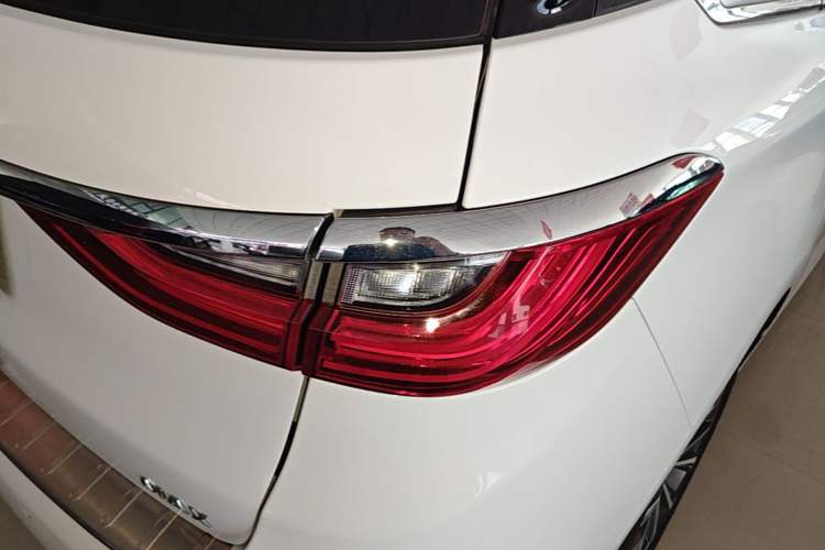 Used BYD Song MAX 2019 1.5T Automatic Smart Connect ZhiLian RuiDong Model 7 Seats China V Emission Standard Right Rear Taillight