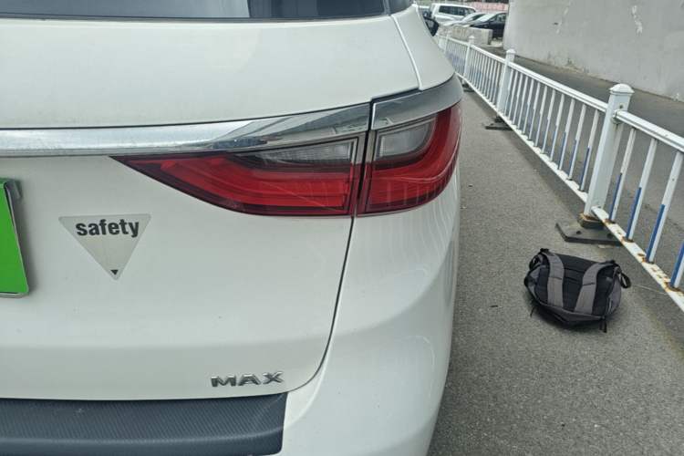Used BYD Song MAX 2019 1.5T Automatic Smart Connect Prestige Model 6 Seats China VI Standard Right Rear Taillight