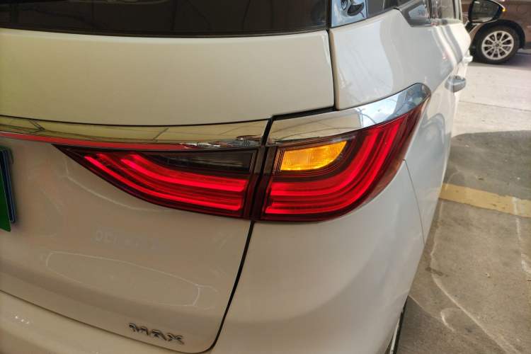 Used BYD Song MAX 2019 1.5T Automatic Smart Connect Ruiyi Sunroof Version 6 Seats China VI Standard Right Rear Taillight