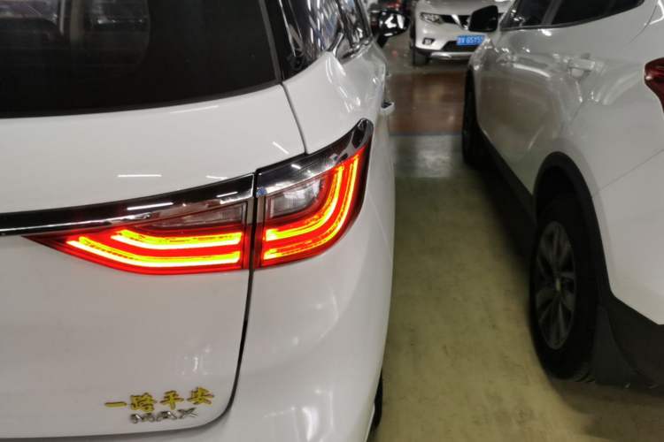 Used BYD Song MAX 2019 1.5T Automatic Smart Connect Prestige 7-Seater China VI Standard Right Rear Taillight