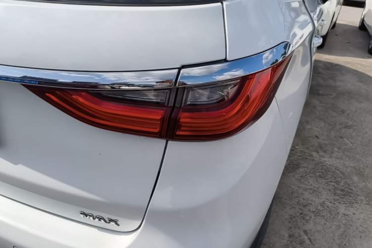 Used BYD Song MAX 2019 1.5T Automatic Smart Connect Prestige 7-Seater China VI Standard Right Rear Taillight