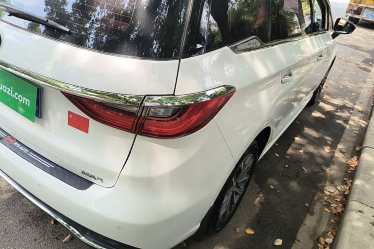 Used BYD Song MAX 2019 1.5T Automatic Smart Connect Ruiyi Sunroof Version 6 Seats China VI Standard Right Rear Taillight