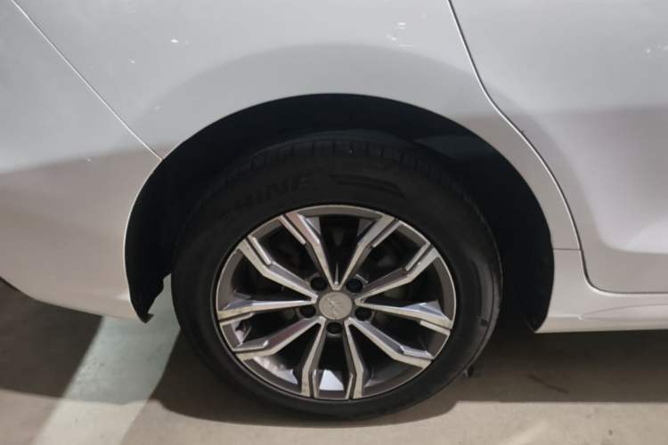 Used BYD Song MAX 2019 1.5T Automatic Smart Connect Ruiyi Sunroof Model 7 Seats China VI Standard Right Rear Wheel Hub