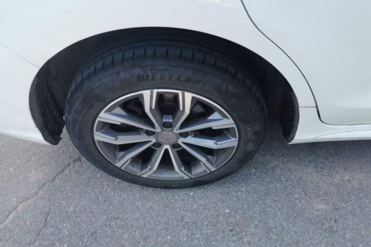Used BYD Song MAX 2019 1.5T Automatic Smart Connect Ruiyi Model 6-Seater China V Standard Right Rear Wheel Hub