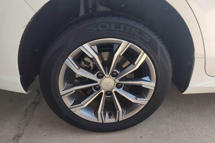 Used BYD Song MAX 2019 1.5T Automatic Smart Connect Prestige Model 6 Seats China VI Standard Right Rear Wheel Hub