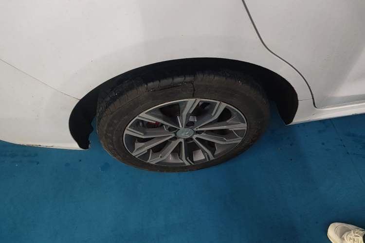 Used BYD Song MAX 2019 1.5T Automatic Smart Connect ZhiLian RuiDong 6 Seats China VI Standard Right Rear Wheel Hub