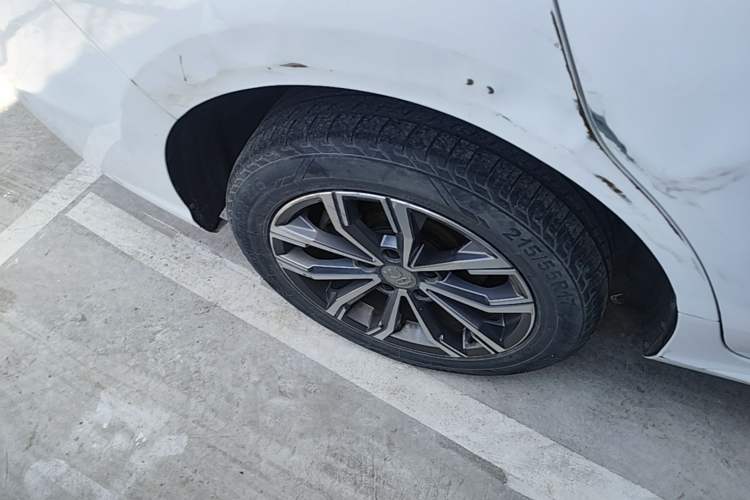 Used BYD Song MAX 2019 1.5T Automatic Smart Connect Ruiyi Sunroof Model 7 Seats China VI Standard Right Rear Wheel Hub