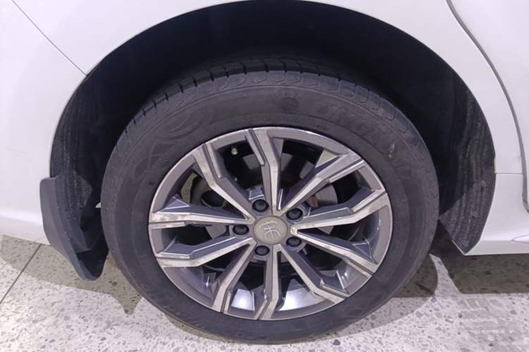 Used BYD Song MAX 2019 1.5T Automatic Smart Connect Ruiyi Sunroof Model 7 Seats China VI Standard Right Rear Wheel Hub