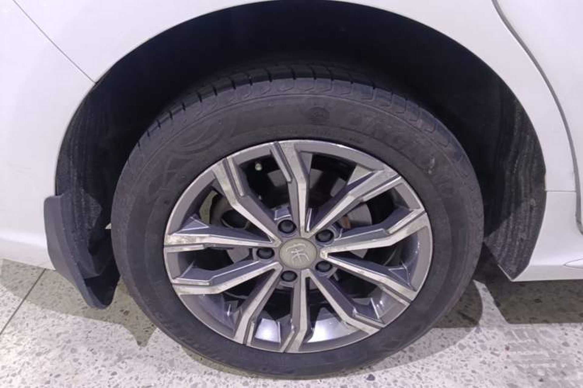 Used BYD Song MAX 2019 1.5T Automatic Smart Connect Ruiyi Sunroof Model 7 Seats China VI Standard Right Rear Wheel Hub