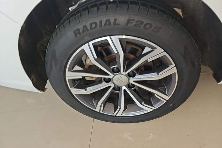 Used BYD Song MAX 2019 1.5T Automatic Smart Connect ZhiLian RuiDong Model 7 Seats China V Emission Standard Right Rear Wheel Hub