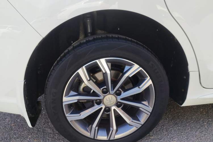 Used BYD Song MAX 2019 1.5T Automatic Smart Connect Ruiyi Sunroof Version 6 Seats China VI Standard Right Rear Wheel Hub