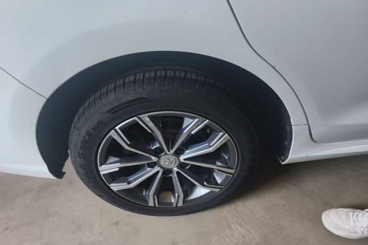 Used BYD Song MAX 2019 1.5T Automatic Smart Connect Ruiyi Sunroof Model 7 Seats China VI Standard Right Rear Wheel Hub