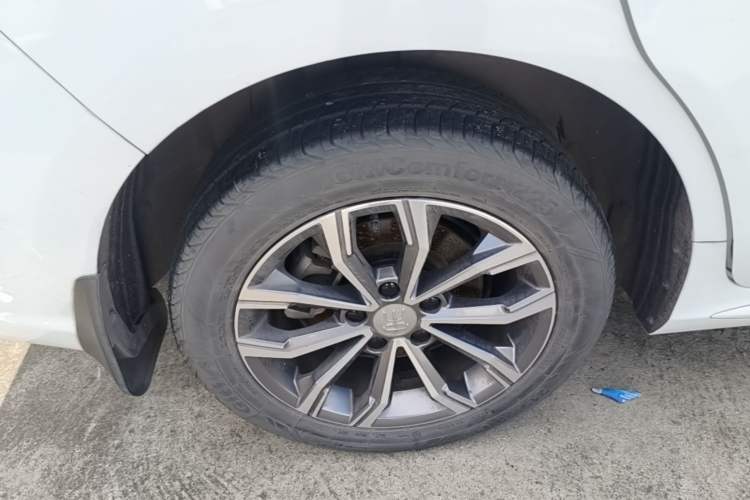 Used BYD Song MAX 2019 1.5T Automatic Smart Connect Prestige 7-Seater China VI Standard Right Rear Wheel Hub