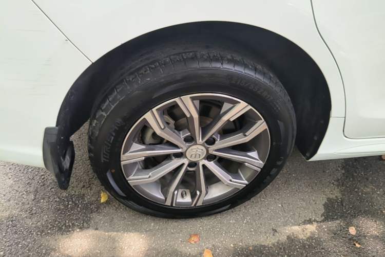 Used BYD Song MAX 2019 1.5T Automatic Smart Connect Ruiyi Sunroof Version 6 Seats China VI Standard Right Rear Wheel Hub
