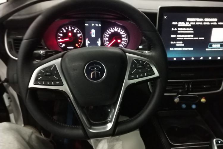 Used BYD Song MAX 2019 1.5T Automatic SmartConnect ZhiLian RuiDong Edition with 6 Seats China VI Standard Steering Wheel
