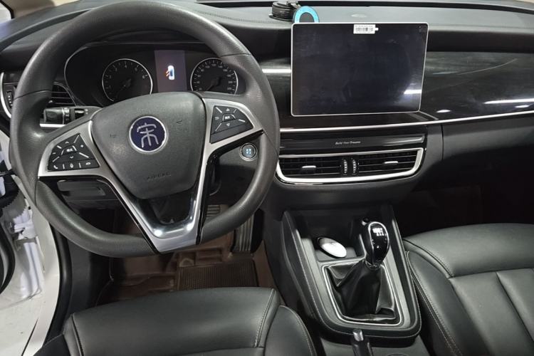 Used BYD Song MAX 2019 1.5T Manual Smart Connect Ruiyi Sunroof Model 6 Seats China VI Standard Steering Wheel