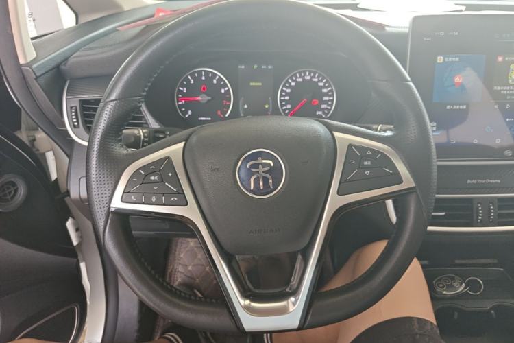 Used BYD Song MAX 2019 1.5T Automatic Smart Connect Prestige Model 6 Seats China VI Standard Steering Wheel