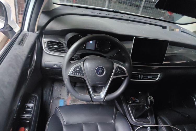 Used BYD Song MAX 2019 1.5T Manual Smart Connect Ruiyi Sunroof Model 7 Seats China VI Standard Steering Wheel