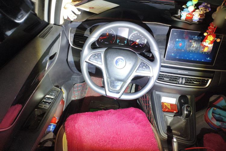 Used BYD Song MAX 2019 1.5T Manual Smart Connect Ruiyi Sunroof Model 7 Seats China VI Standard Steering Wheel