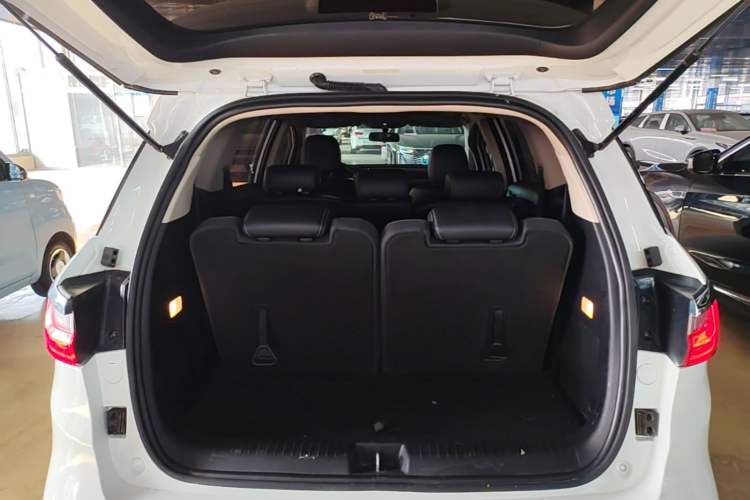 Used BYD Song MAX 2019 1.5T Manual Smart Connect Ruiyi Model 7 Seats China V Emission Standard Trunk