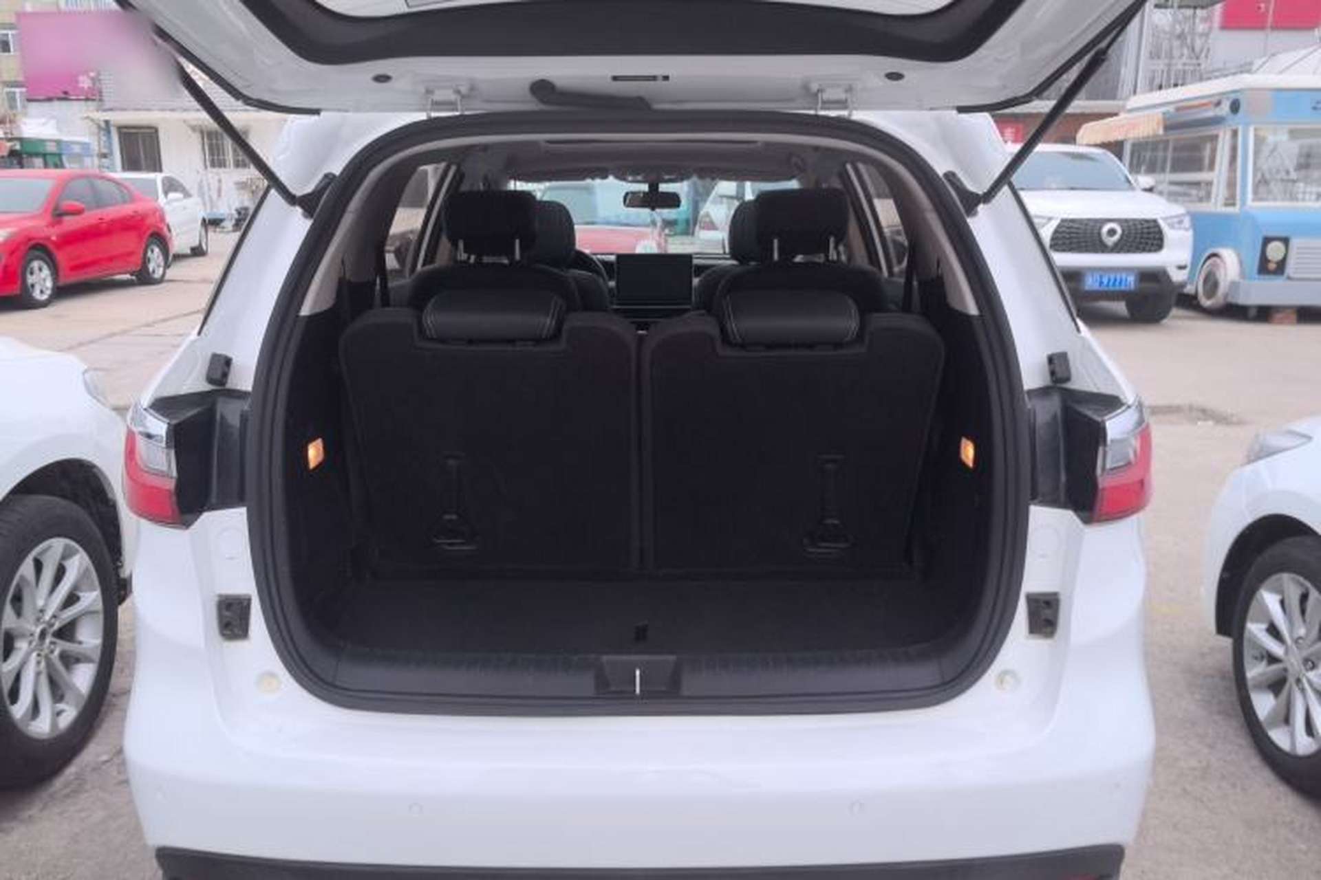 Used BYD Song MAX 2019 1.5T Automatic Smart Connect Prestige Model 6 Seats China V Standard Trunk