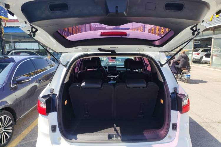 Used BYD Song MAX 2019 1.5T Automatic Smart Connect Ruiyi Sunroof Version 6 Seats China VI Standard Trunk