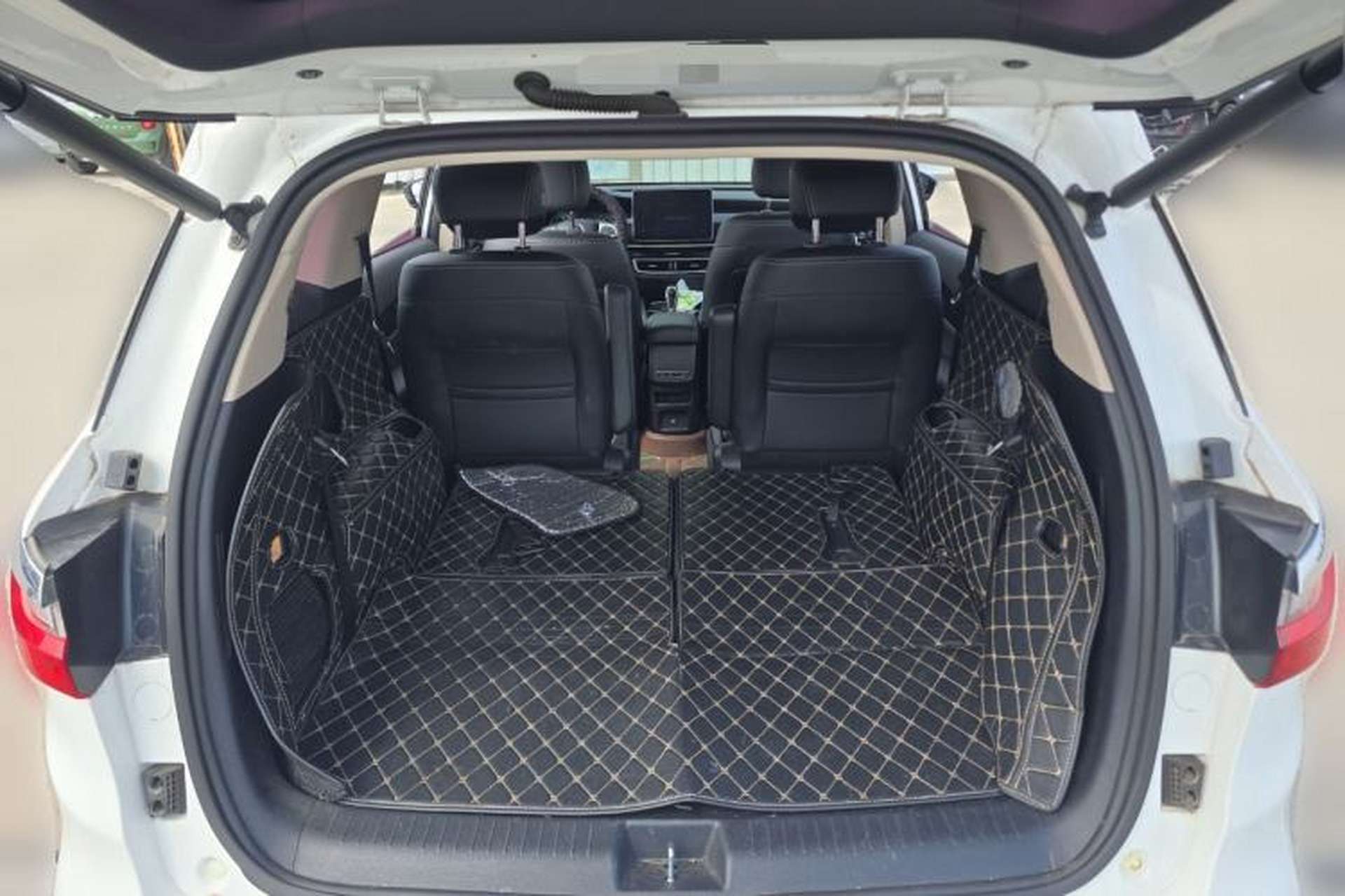 Used BYD Song MAX 2019 1.5T Automatic Smart Connect Luxurious 6-Seater China VI Standard Trunk