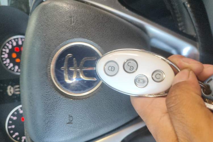 Used BYD Song MAX 2019 1.5T Automatic Smart Connect ZhiLian RuiDong Model 7 Seats China V Emission Standard Vehicle Key