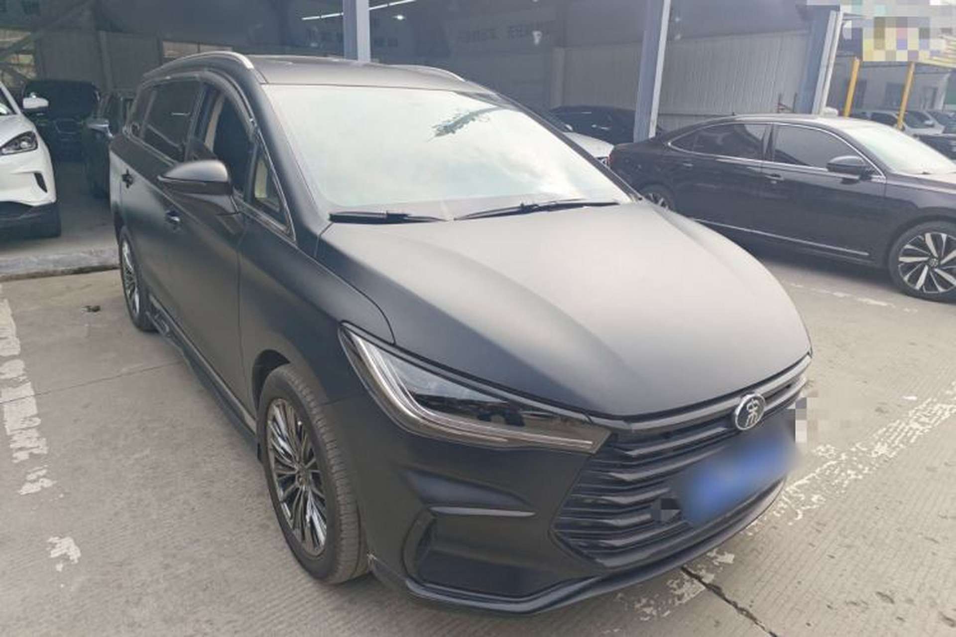 Used BYD Song MAX 2021 Upgraded Model 1.5T Automatic Luxury 6-Seater Front Right 45 Deg