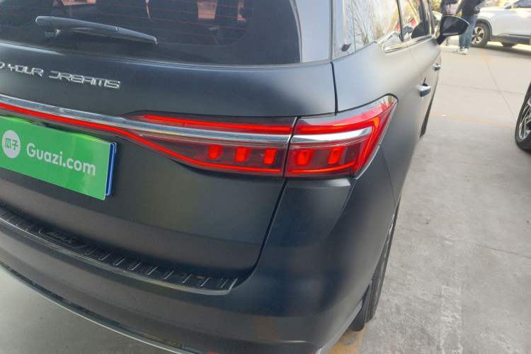 Used BYD Song MAX 2021 Upgraded Model 1.5T Automatic Luxury 6-Seater Right Rear Taillight
