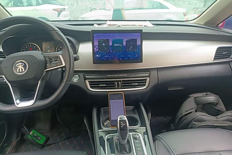 Used BYD Song MAX 2021 Upgraded Model 1.5T Automatic Prestige 7-Seater Audio And AC Panel