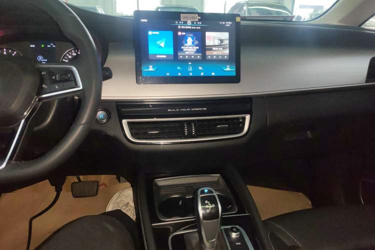 Used BYD Song MAX 2021 Upgraded Model 1.5T Automatic Luxury 7-Seater Audio And AC Panel