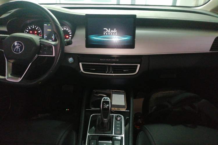 Used BYD Song MAX 2021 Upgraded Model 1.5T Automatic Luxury 6-Seater Audio And AC Panel