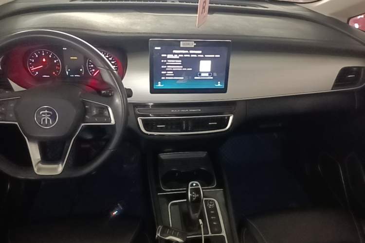 Used BYD Song MAX 2021 Upgraded Model 1.5T Automatic Prestige 6-Seater Audio And AC Panel
