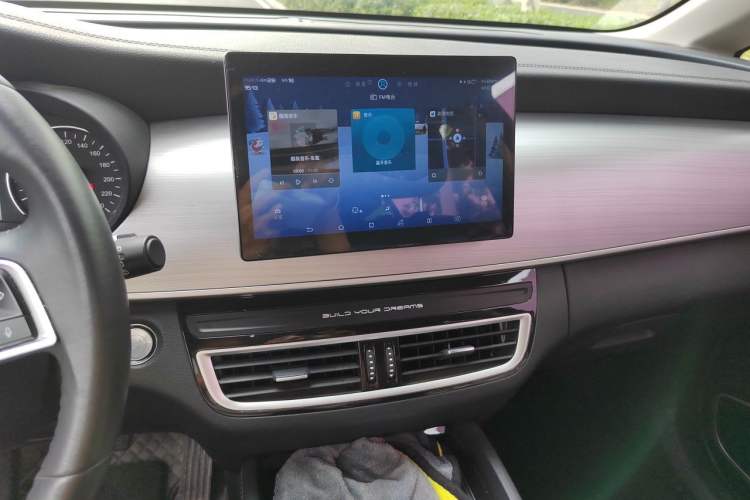 Used BYD Song MAX 2021 Upgraded Model 1.5T Automatic Prestige 6-Seater Audio And AC Panel