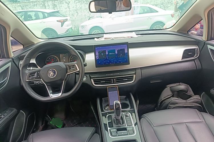 Used BYD Song MAX 2021 Upgraded Model 1.5T Automatic Prestige 7-Seater Center Console