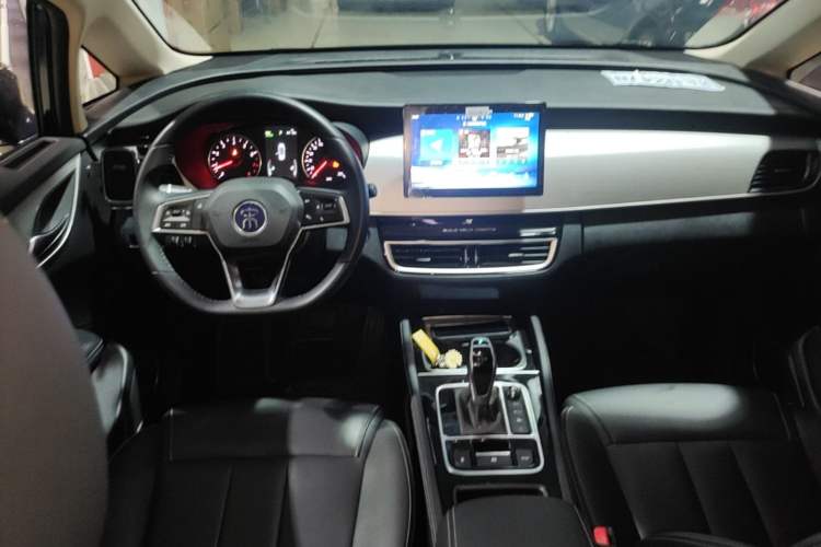 Used BYD Song MAX 2021 Upgraded Model 1.5T Automatic Luxury 7-Seater Center Console