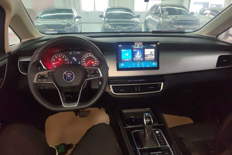 Used BYD Song MAX 2021 Upgraded Model 1.5T Automatic Luxury 7-Seater Center Console