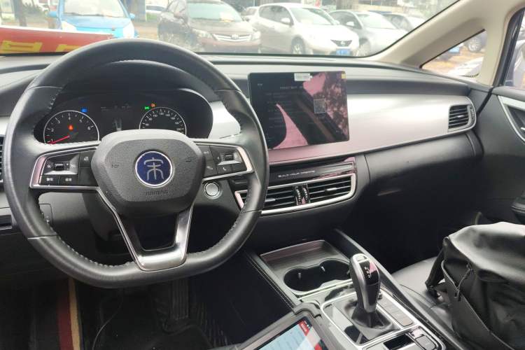 Used BYD Song MAX 2021 Upgraded Model 1.5T Automatic Luxury 7-Seater Center Console