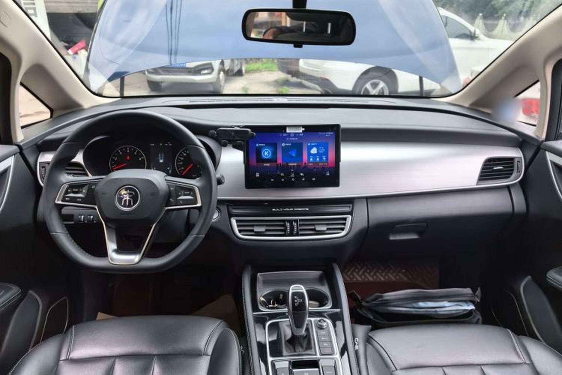 Used BYD Song MAX 2021 Upgraded Model 1.5T Automatic Luxury 7-Seater Center Console