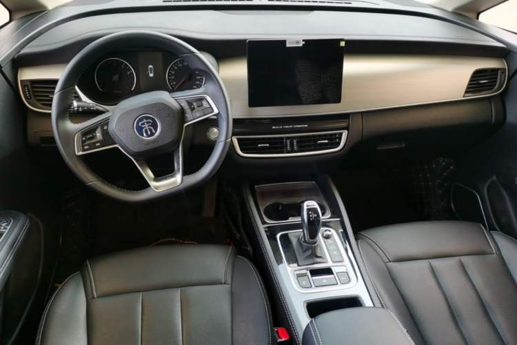 Used BYD Song MAX 2021 Upgraded Model 1.5T Automatic Luxury 7-Seater Center Console