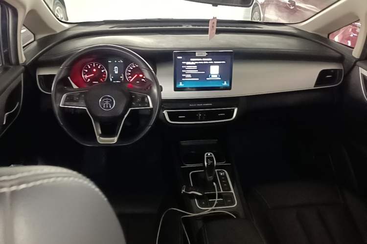 Used BYD Song MAX 2021 Upgraded Model 1.5T Automatic Prestige 6-Seater Center Console
