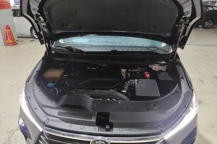 Used BYD Song MAX 2021 Upgraded Model 1.5T Automatic Luxury 7-Seater Engine Bay