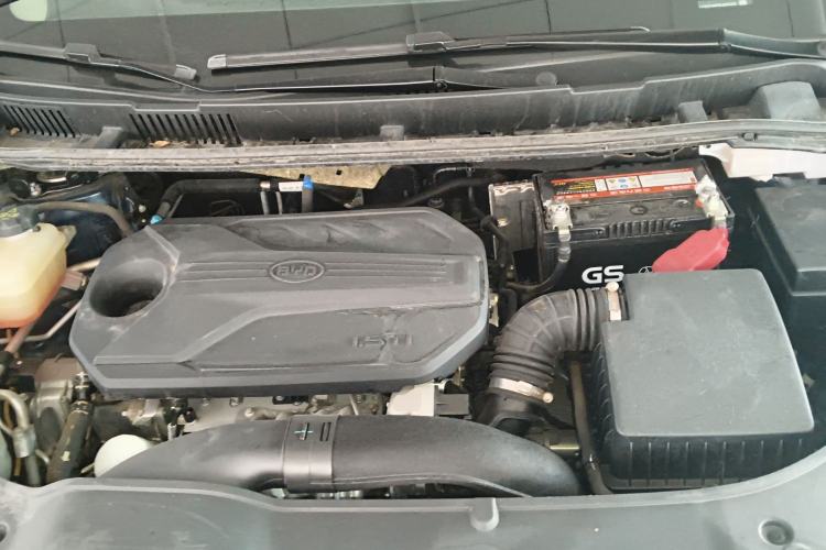 Used BYD Song MAX 2021 Upgraded Model 1.5T Automatic Luxury 6-Seater Engine Bay