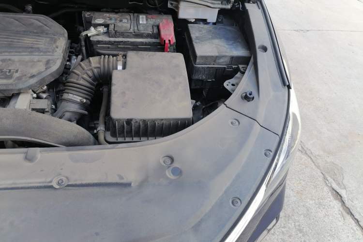 Used BYD Song MAX 2021 Upgraded Model 1.5T Automatic Prestige 6-Seater Engine Bay Left