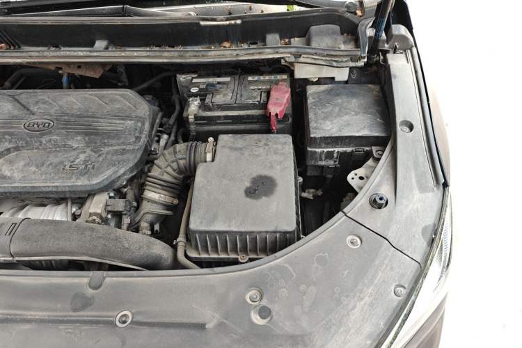 Used BYD Song MAX 2021 Upgraded Model 1.5T Automatic Prestige 7-Seater Engine Bay Left