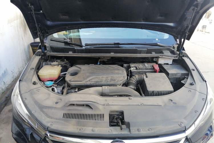 Used BYD Song MAX 2021 Upgraded Model 1.5T Automatic Prestige 6-Seater Engine Bay
