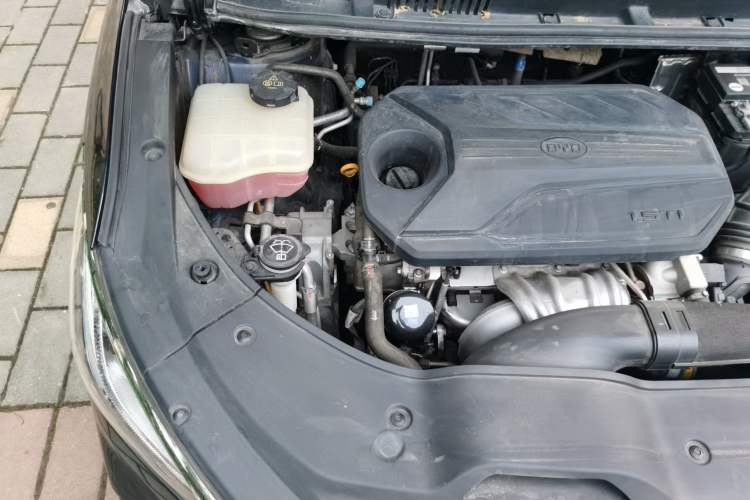 Used BYD Song MAX 2021 Upgraded Model 1.5T Automatic Luxury 7-Seater Engine Bay Right