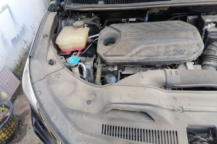 Used BYD Song MAX 2021 Upgraded Model 1.5T Automatic Prestige 6-Seater Engine Bay Right